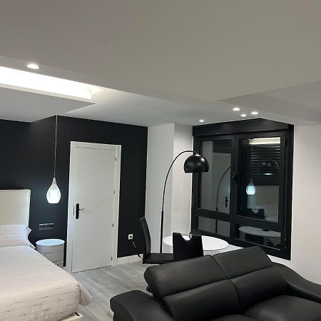 Black And White Suite "La Marinera" 乌迪亚莱斯堡 外观 照片