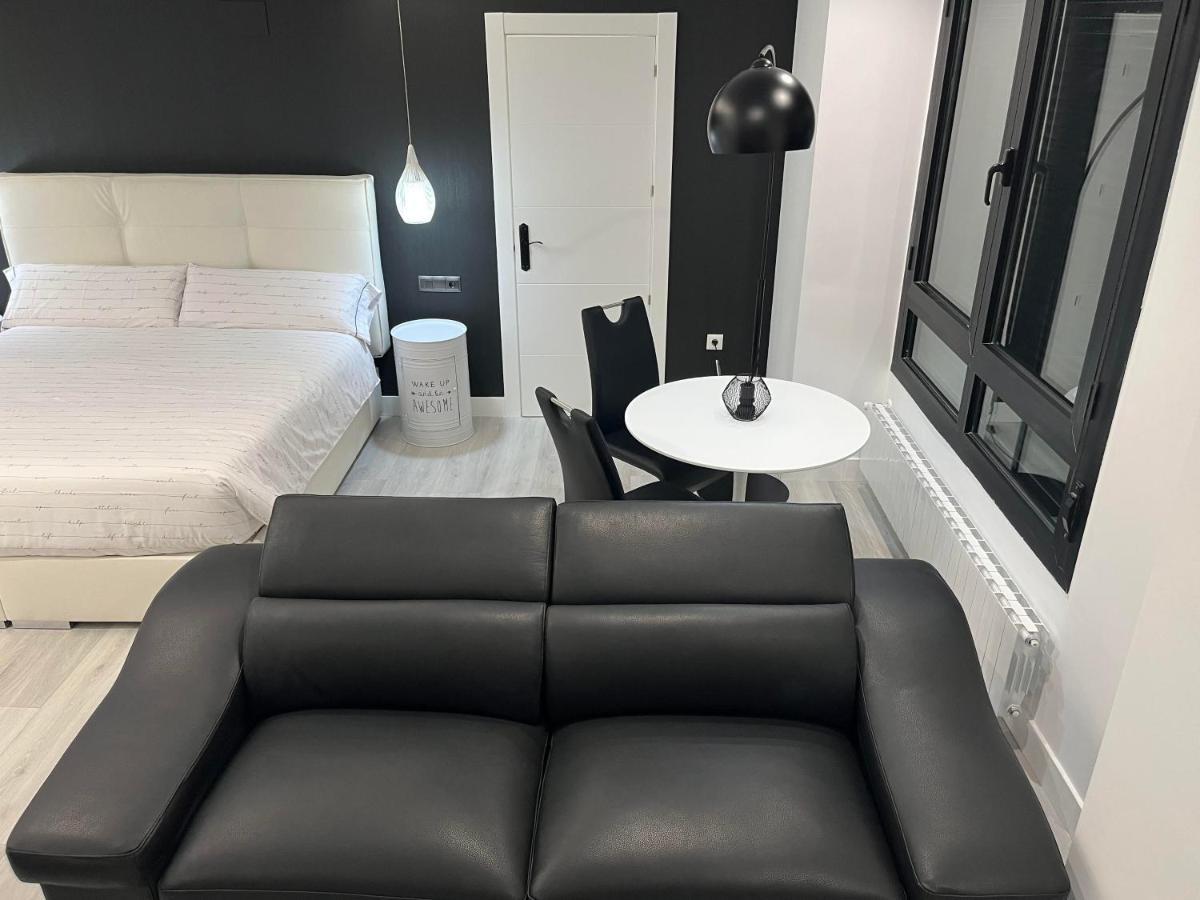 Black And White Suite "La Marinera" 乌迪亚莱斯堡 外观 照片