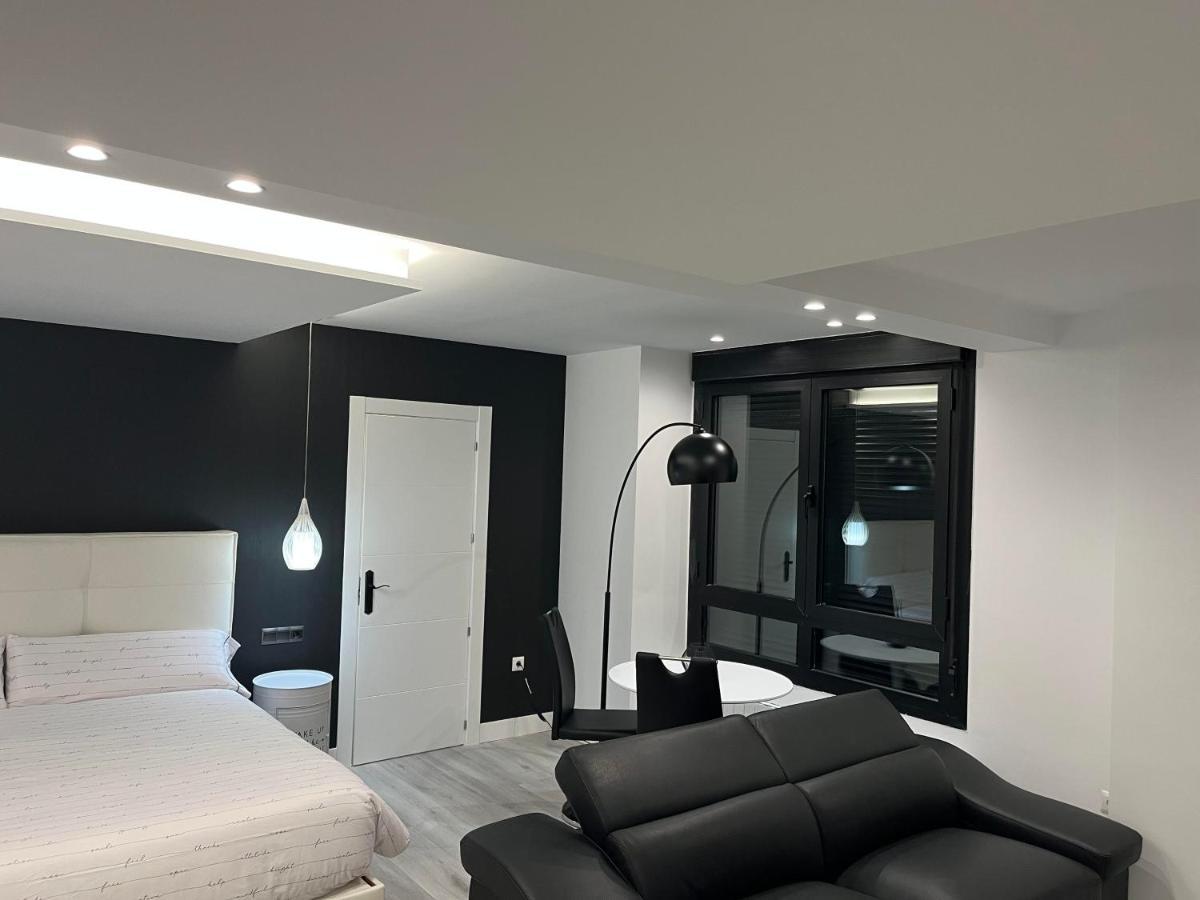Black And White Suite "La Marinera" 乌迪亚莱斯堡 外观 照片