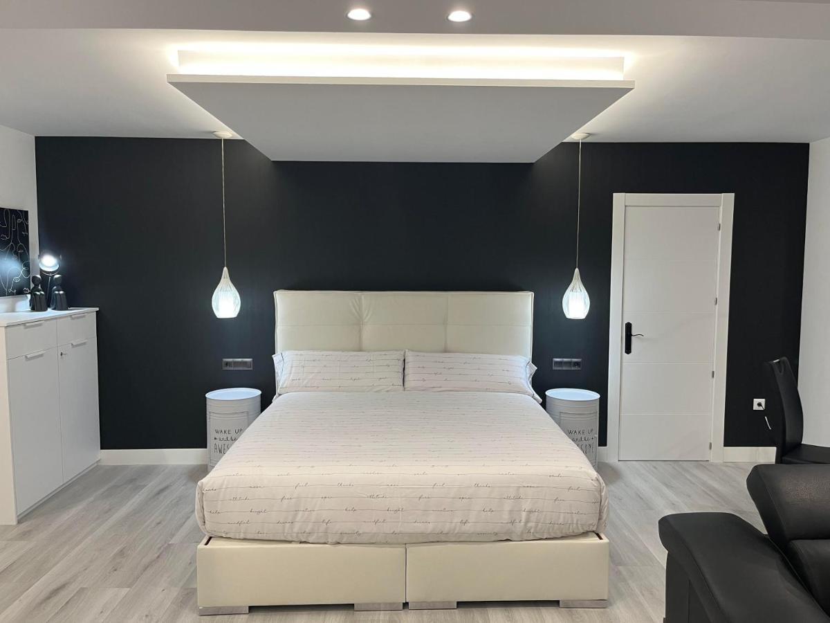 Black And White Suite "La Marinera" 乌迪亚莱斯堡 外观 照片
