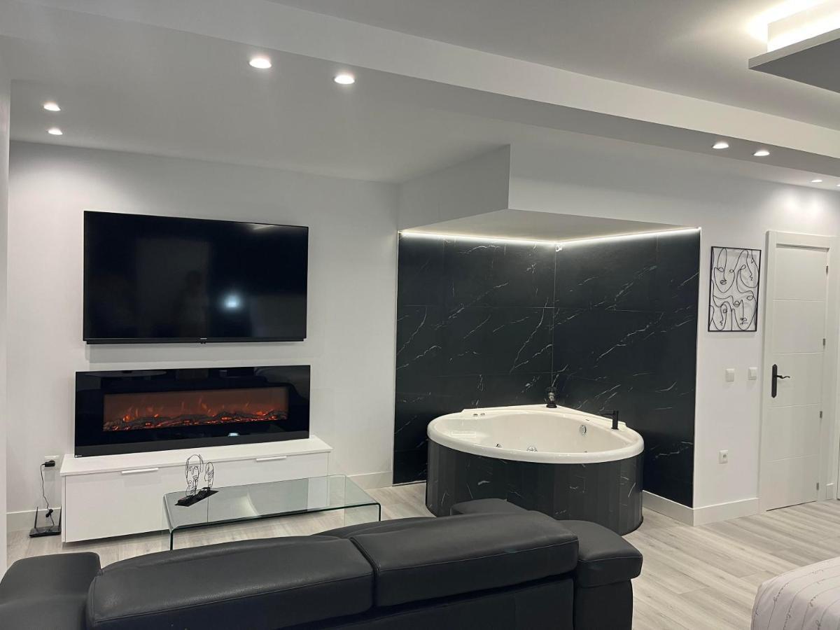 Black And White Suite "La Marinera" 乌迪亚莱斯堡 外观 照片