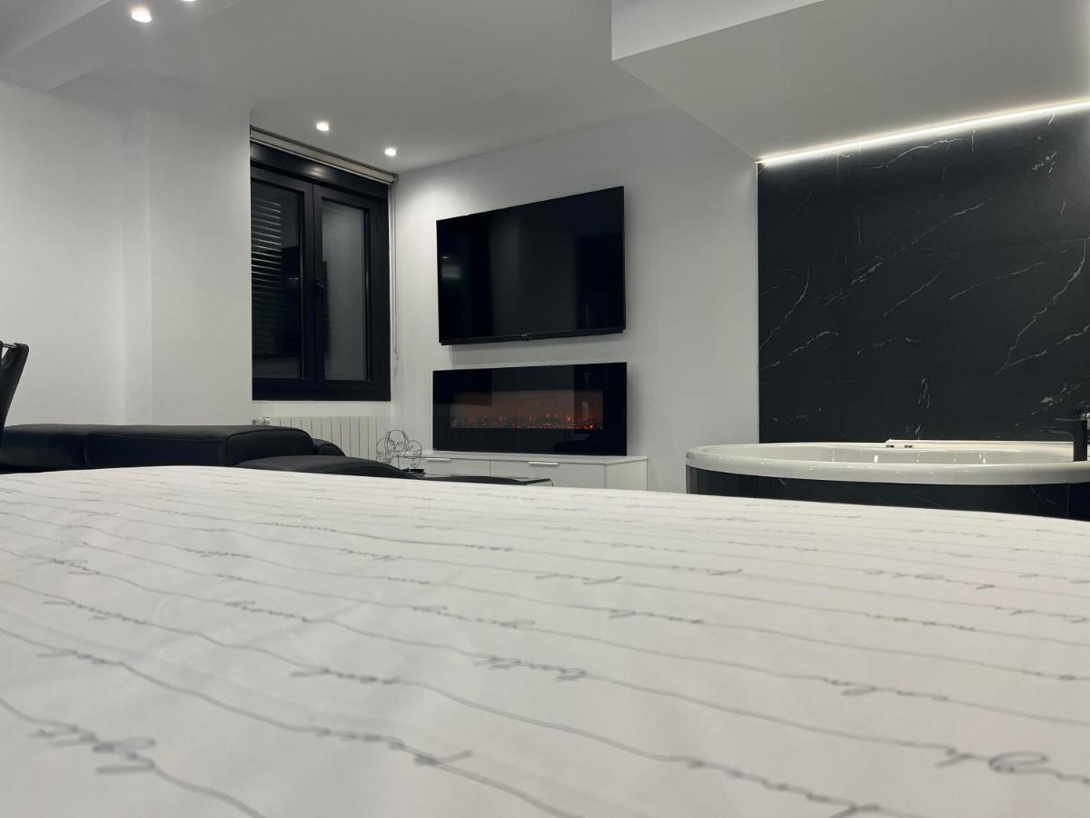 Black And White Suite "La Marinera" 乌迪亚莱斯堡 外观 照片